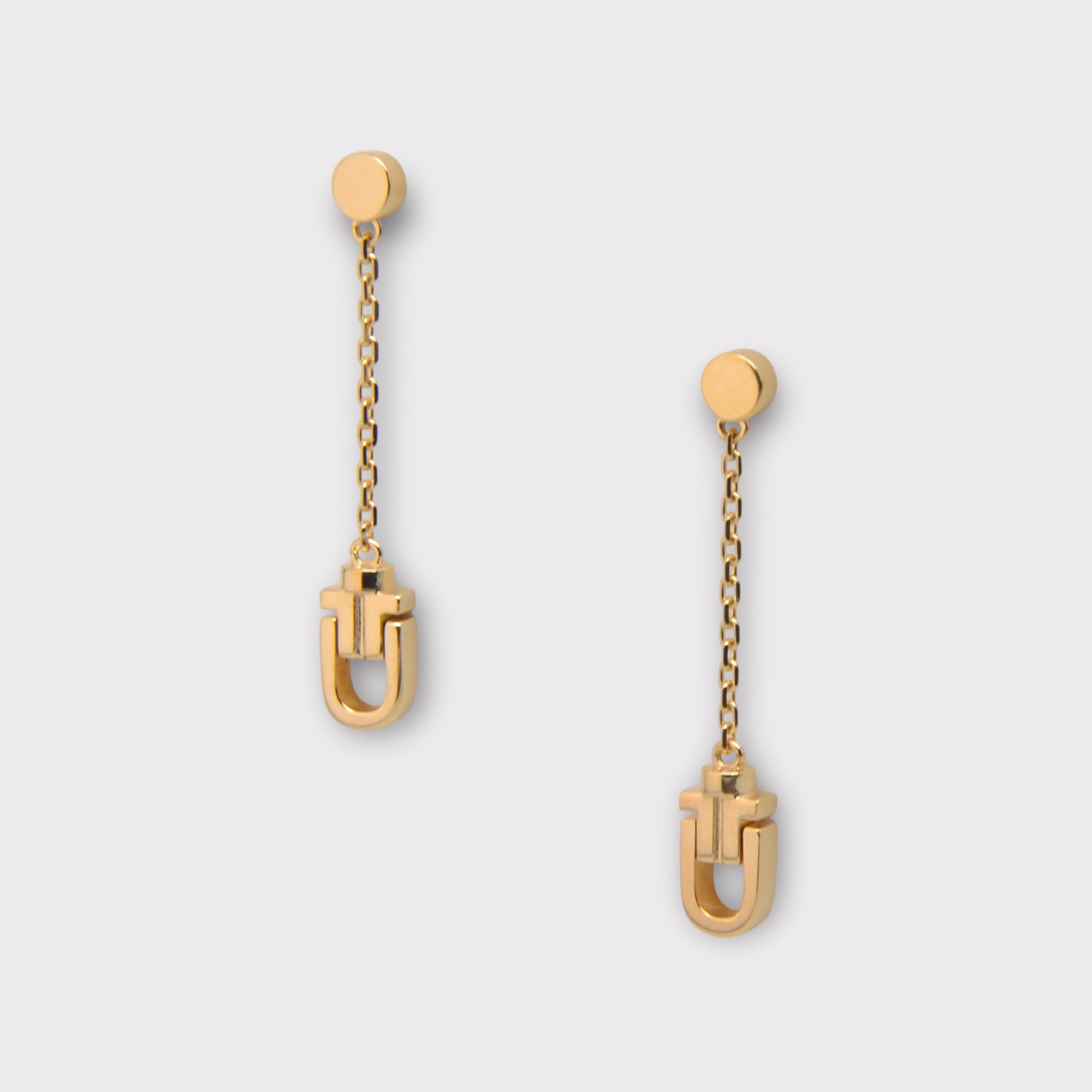 Boucle d'oreille longue Diapason Classic en or jaune 18 carats.